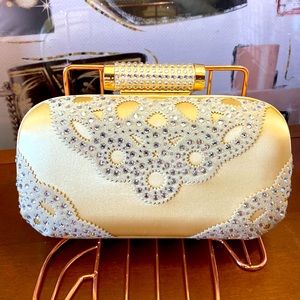 Gold & Rhinestones Badgley Mischka Clutch. Style:TBF-903